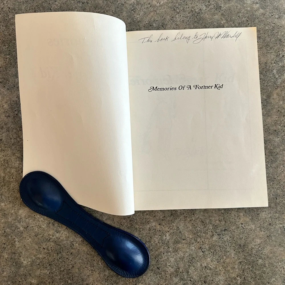 📕 Vintage Out of Print Memories of a Former Kid [Artley], Western Decor Book